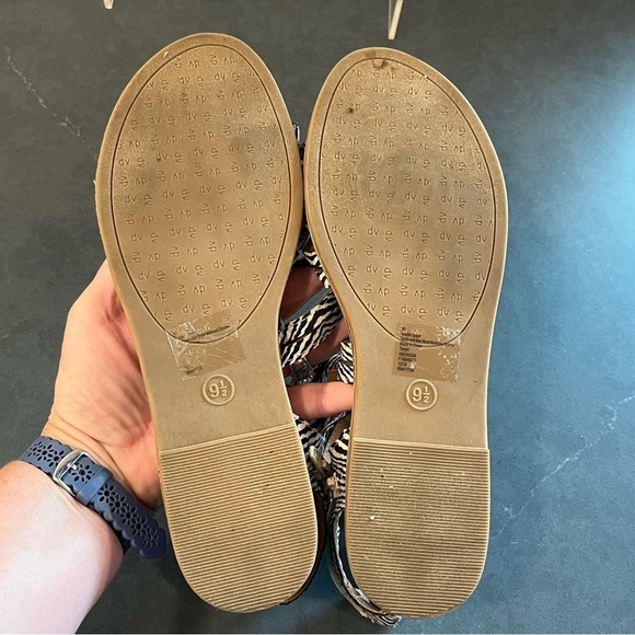 DV dolce vita sz 9.5 Jasmyn zebra stripe gladiator sandals - Picture 14 of 15